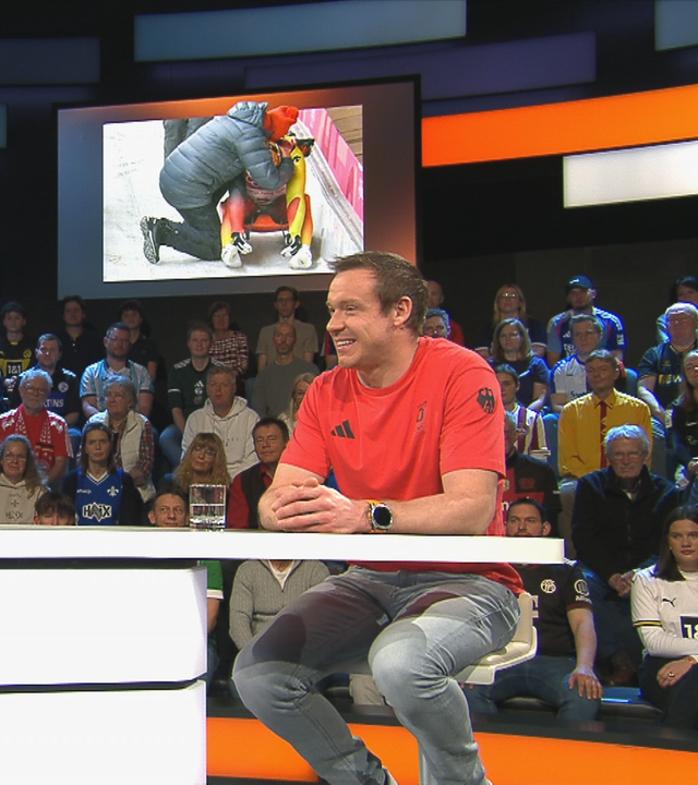 Jochen Breyer und Felix Loch sind im Sportstudio. 