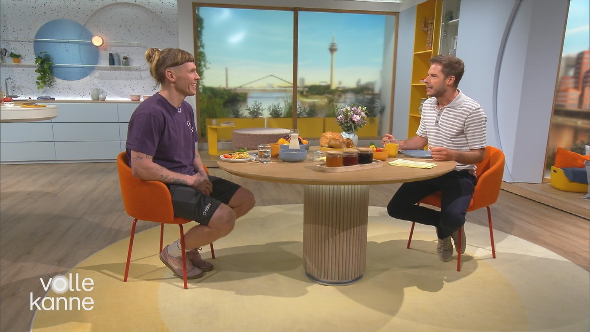 Felix van den Hövel und Florian Weiss am Volle Kanne Tisch