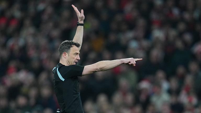 Felix Zwayer im WM-Qualifikationsspiel Dänemark - Nord-Mazedonien