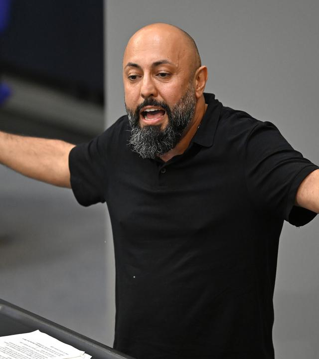 Berlin: Ferat Kocak (Die Linke) spricht im Plenarsaal, Archivbild