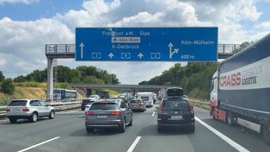 Autobahn A3 Richtung Frankfurt Schilder
