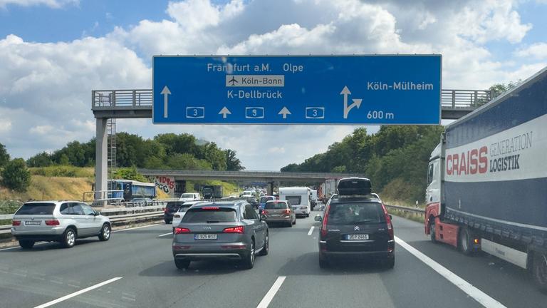 Autobahn A3 Richtung Frankfurt Schilder