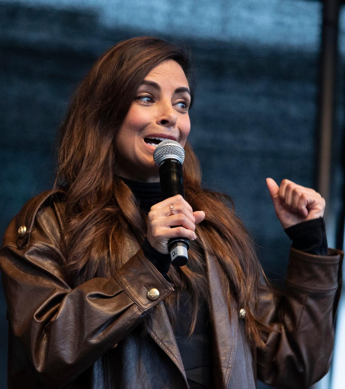Collien Fernandes bei der Demonstration gegen sexualisierte Gewalt unter dem Motto "Es reicht! Die Scham muss die Seite wechseln." auf dem Rathausmarkt. Hamburg, 26.03.2026