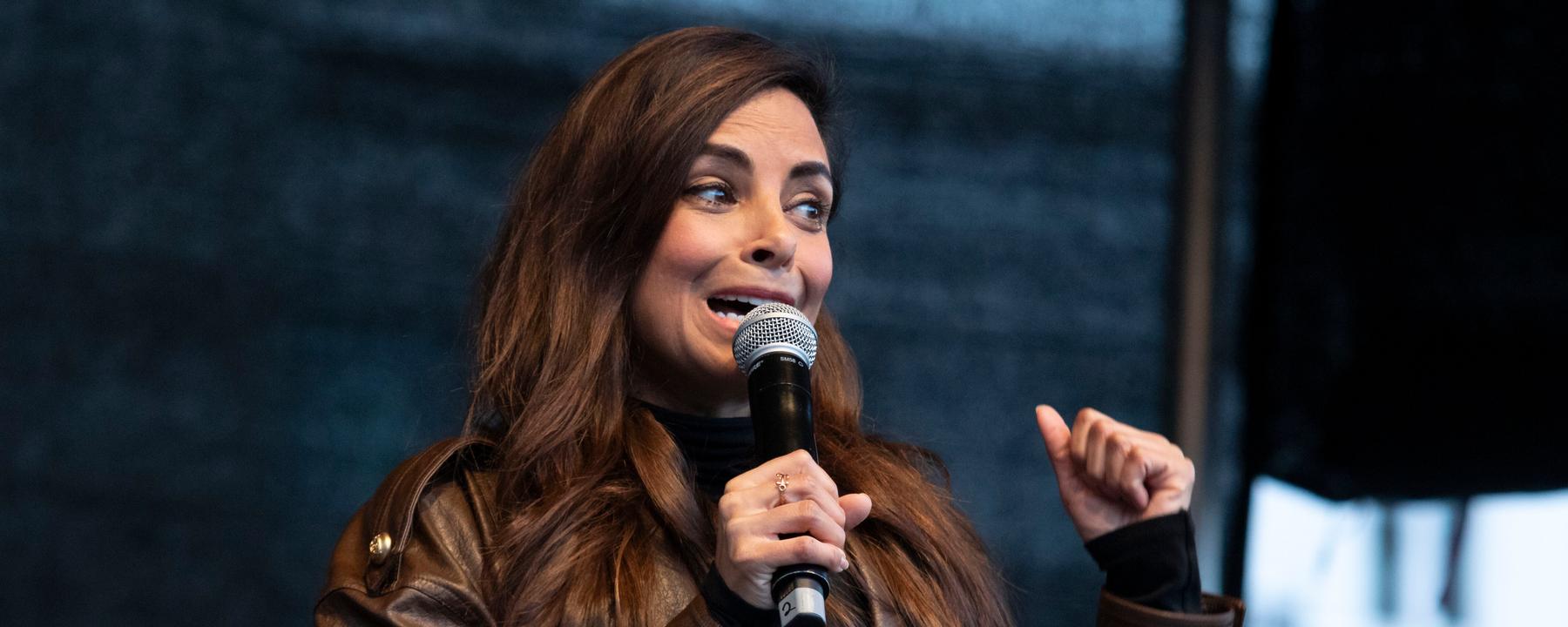 Collien Fernandes bei der Demonstration gegen sexualisierte Gewalt unter dem Motto "Es reicht! Die Scham muss die Seite wechseln." auf dem Rathausmarkt. Hamburg, 26.03.2026