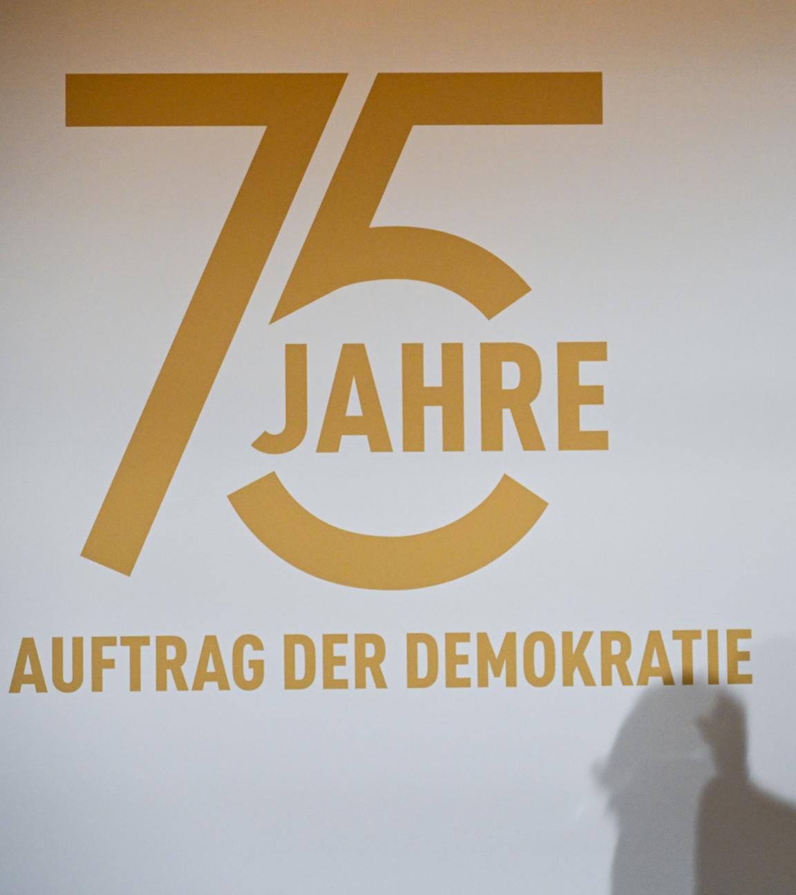 erlin: Alexander Dobrindt (CSU), Bundesinnenminister, spricht während des Festaktes zum 75-jährigen Bestehen des Bundesamtes für Verfassungsschutz.