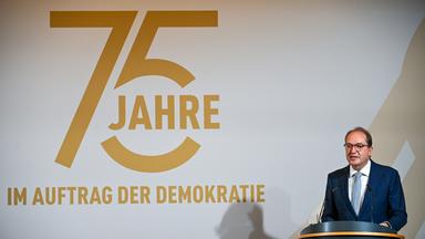 erlin: Alexander Dobrindt (CSU), Bundesinnenminister, spricht während des Festaktes zum 75-jährigen Bestehen des Bundesamtes für Verfassungsschutz.