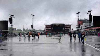 Blick auf die Vulkanbühne im Regen Rock am Ring 2018.