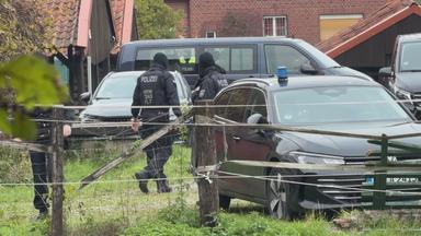 Der ehemalige BND-Chef August Hanning wurde in Nordwalde. Im Vordegrund stehen Polizeiautos