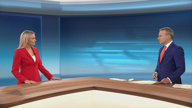 Darauf ist Sarah Tacke, die Rechtsexpertin in der ZDF-heute-Sendung zu sehen