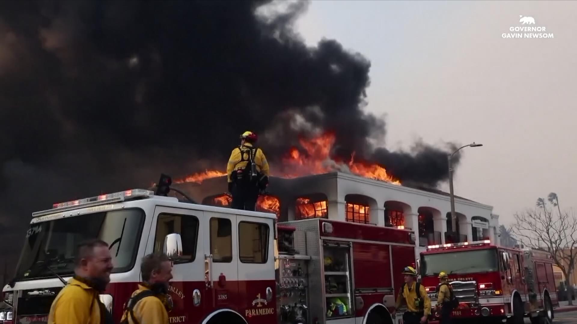 Zerstörerische Flammen in und um Los Angeles