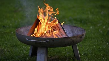 So werden Feuerschalen und Feuerkörbe nicht zur Gefahr