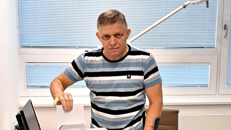 Slowakischer Regierungschef Fico gibt Stimme im Krankenhaus ab