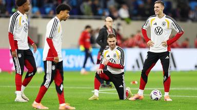 Assan Quedraogo, Nathaniel Brown, Joshua Kimmich, Nico Schlotterbeck (v.l.n.r.) im Training.
