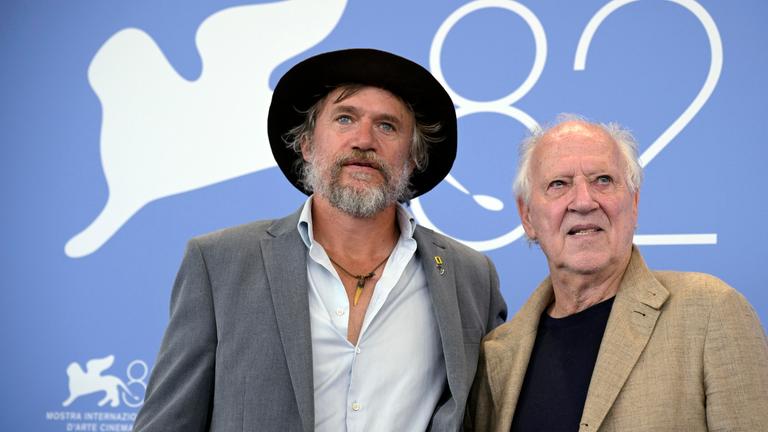 Steve Boyes und Werner Herzog bei den Filmfestspielen in Venedig
