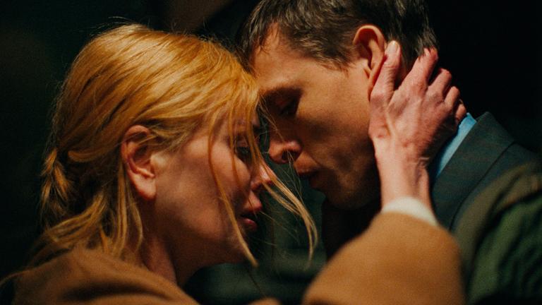 Nicole Kidman (links) und Harris Dickinson in einer Szene aus „Babygirl“.