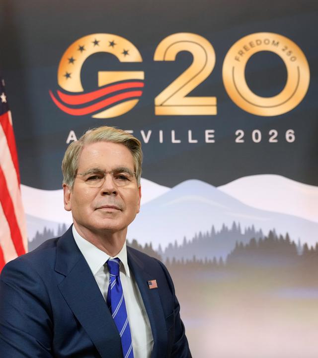 Finanzminister Scott Bessent spricht am 30.08.2026 in Asheville, North Carolina, während eines Interviews mit der Associated Press. 