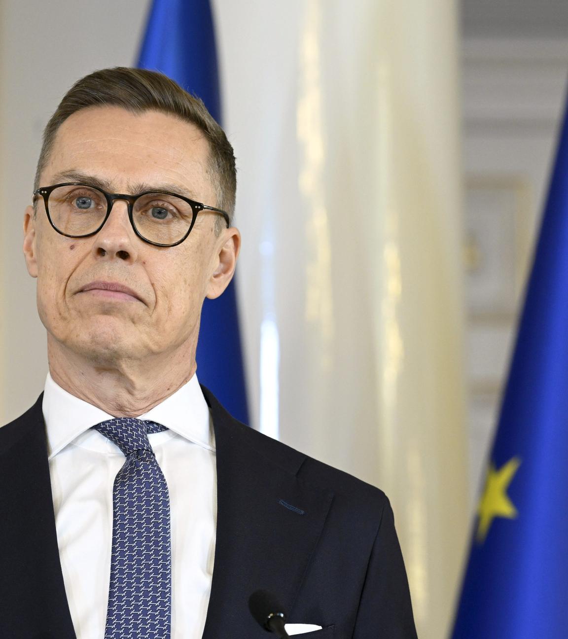 Finnlands Präsident Alexander Stubb spricht bei einer Pressekonferenz mit dem ukrainischen Präsidenten Selenskyj in Helsinki