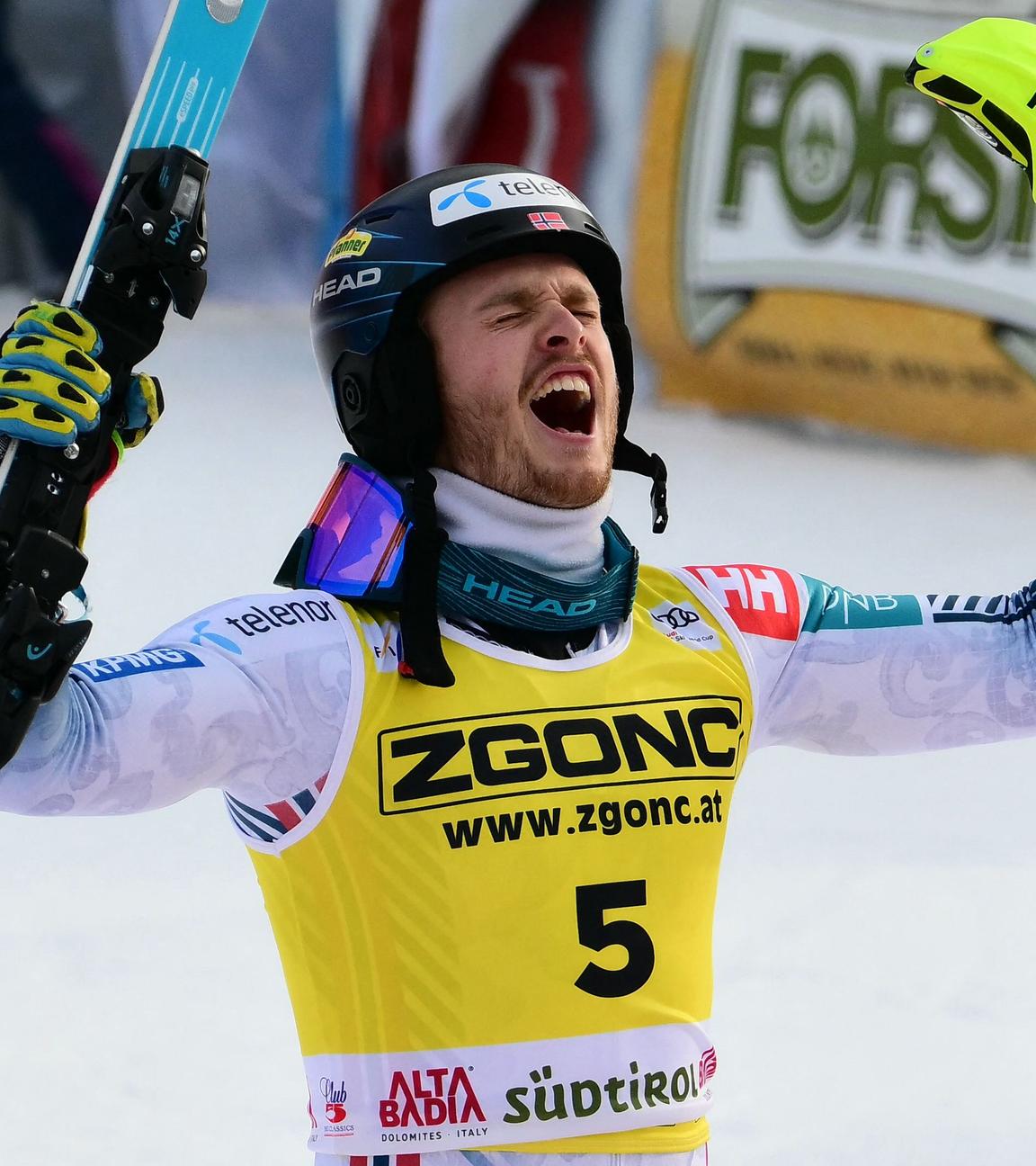 Italien, FIS Alpine Ski World Cup 2025-2026, in Alta Badi: Der norwegische Skirennläufer Atle Lie McGrath feiert seinen Sieg