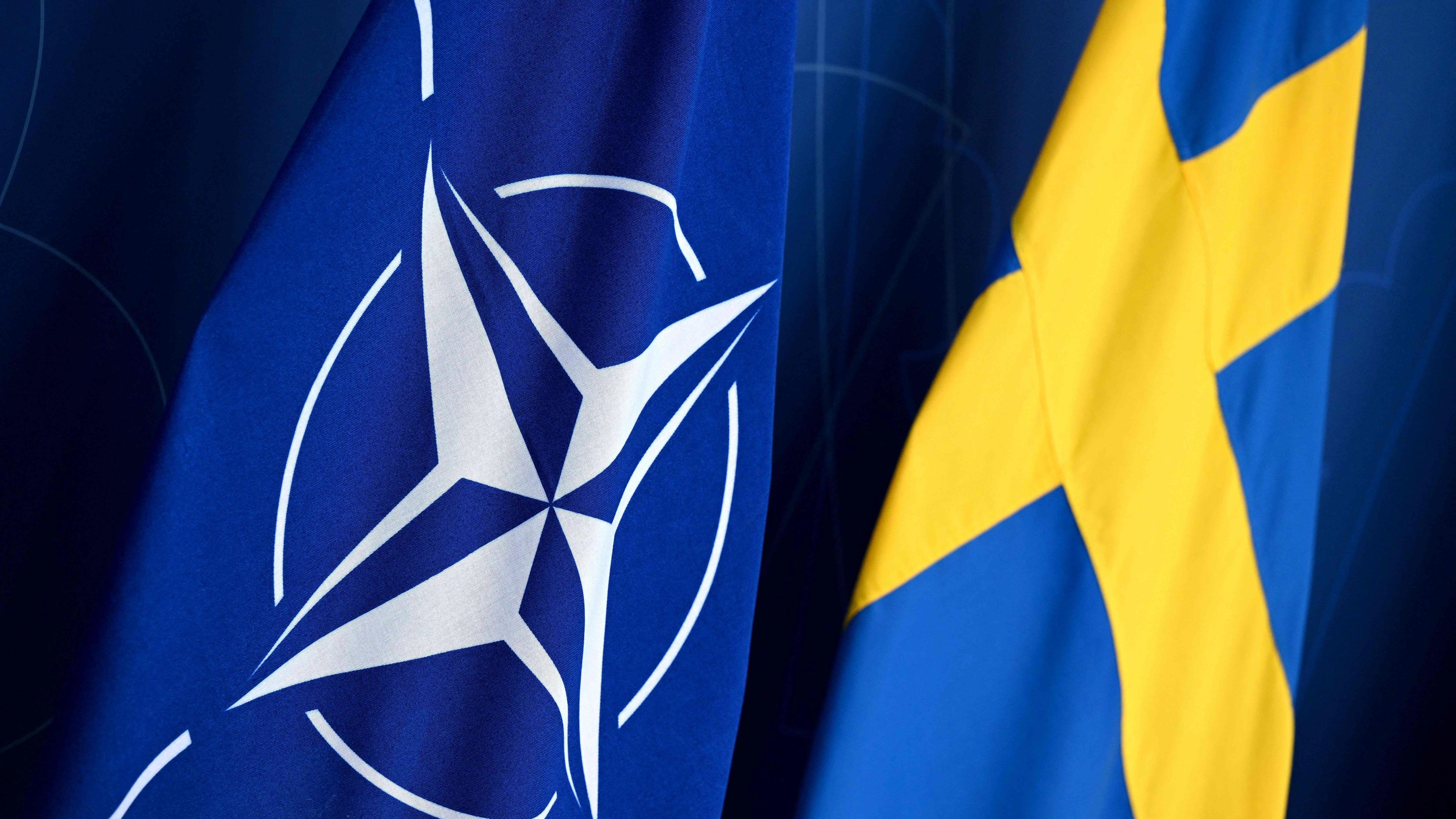 Flaggen von Schweden und Nato