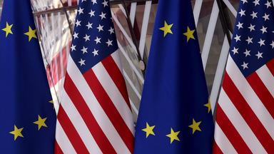 Flaggen USA und EU