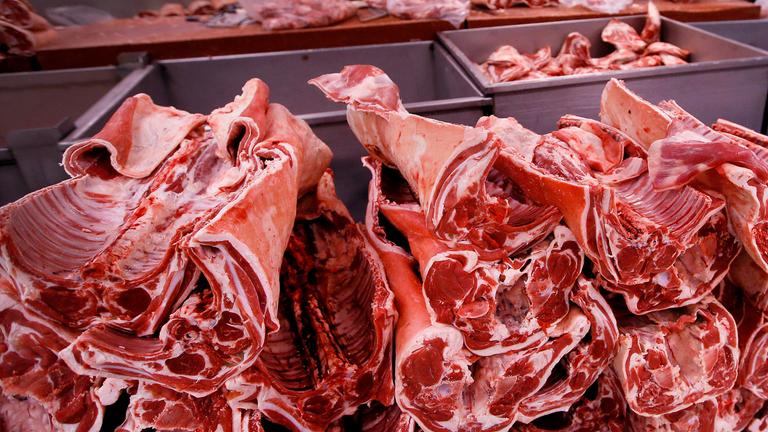 Fleischstücke in einer Fleischfabrik