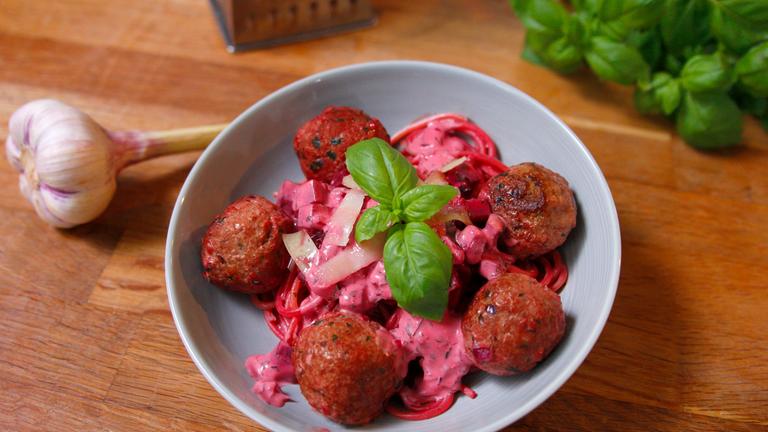 Pasta mit Fleischbällchen