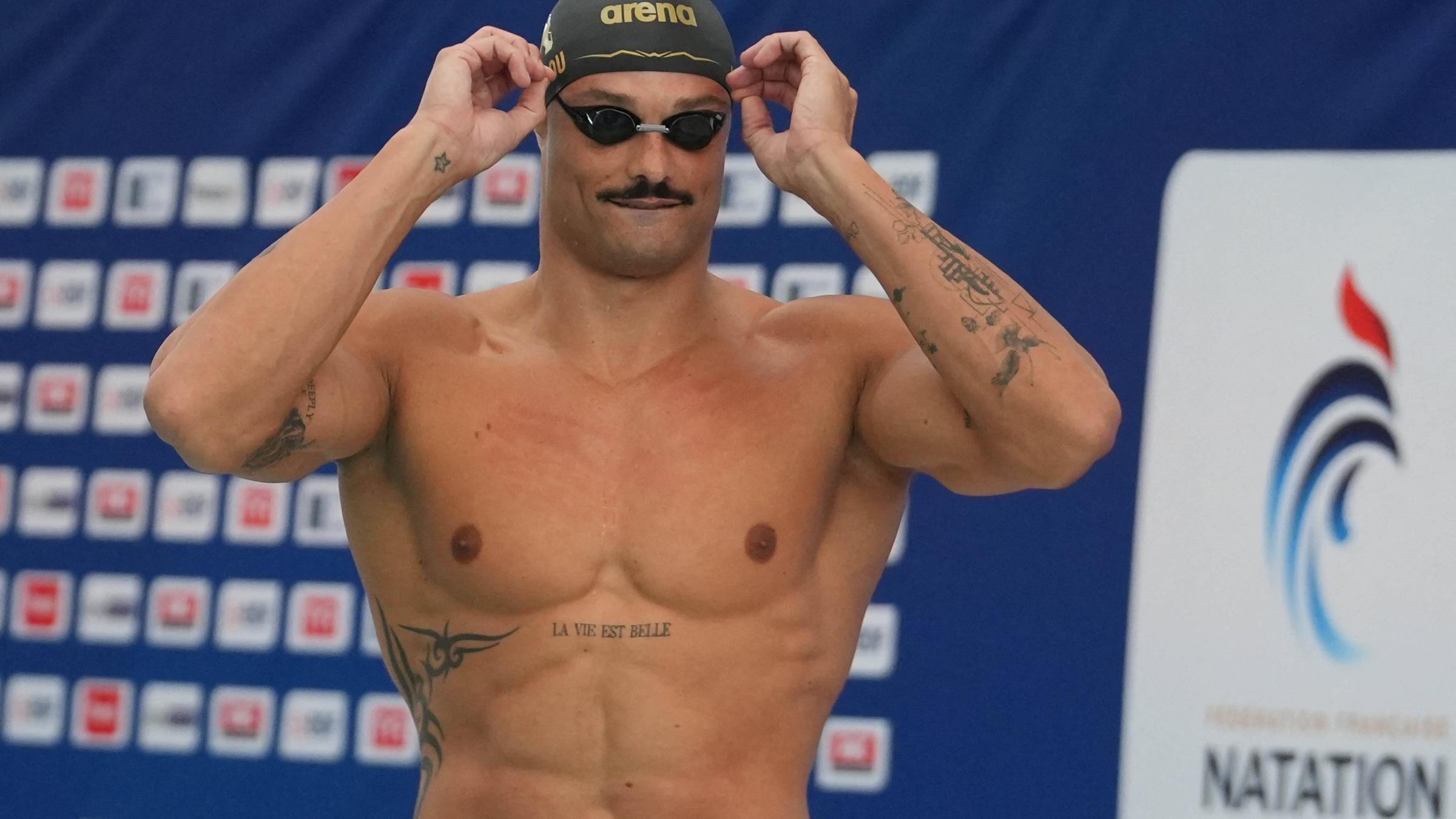 Florent Manaudou ist der zweite Fahnenträger für Frankreich. Der 33-Jährige Schwimm-Star wurde 2012 Olympiasieger und ist achtmaliger Weltmeister.