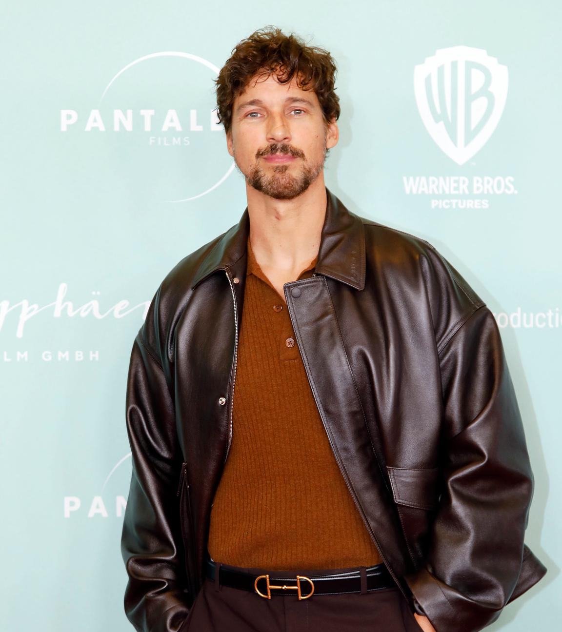 Schauspieler Florian David Fitz findet das Handyverbot in Australien für Jugendliche unter 16 Jahren gut. Denn Digitale Medien seien verführerisch, machen aber nicht glücklicher. (05.11.1025)