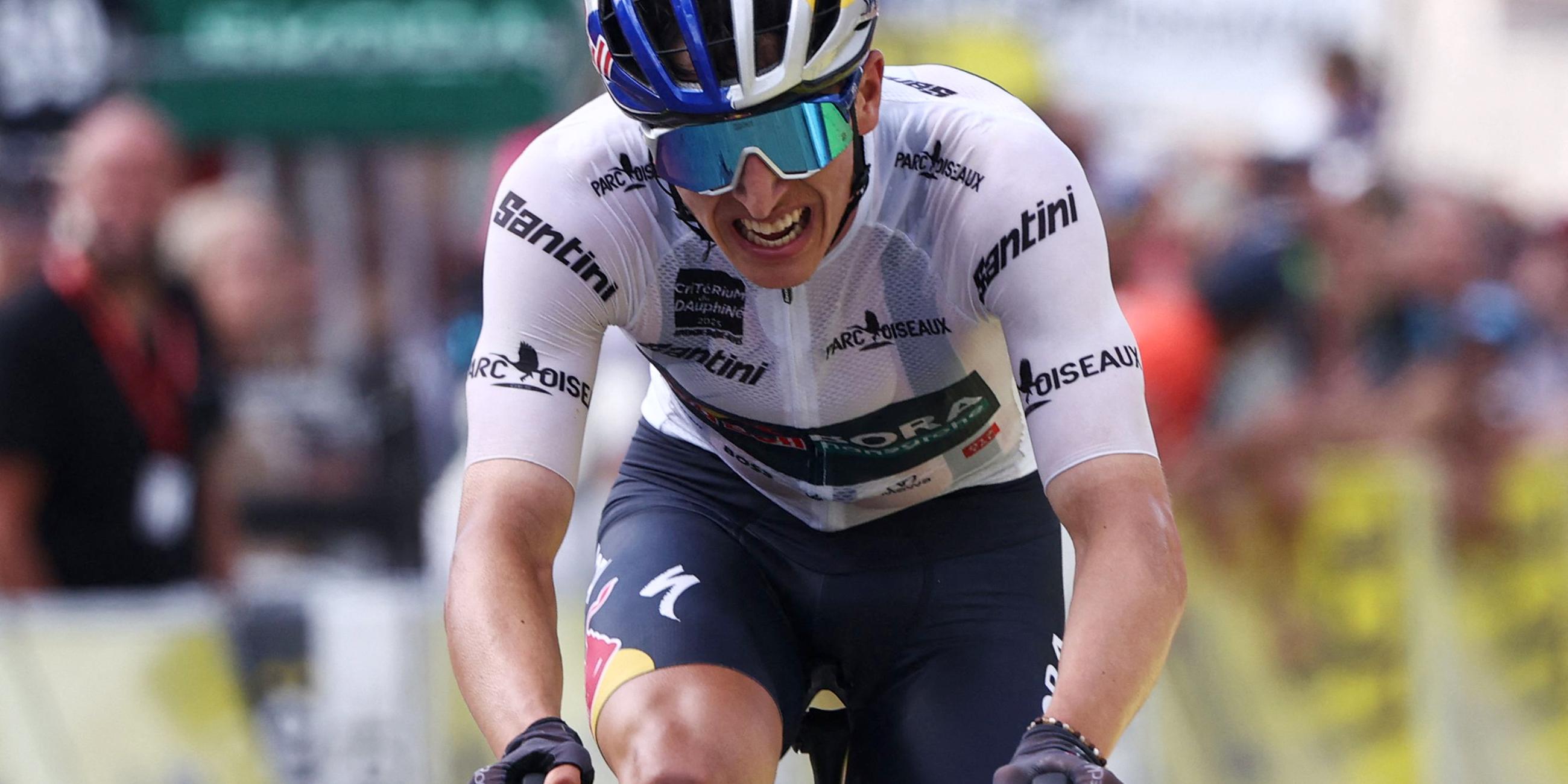 Florian Lipowitz vom Team Red-Bull-Bora-hansgrohe kommt ins Ziel, aufgenommen am 14.06.2025