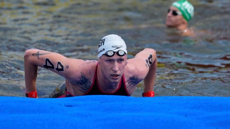 Singapur: Florian Wellbrock aus Deutschland reagiert nach seinem Sieg beim 3 Kilometer Knockout Sprint der Männer im Freiwasser. Archivbild