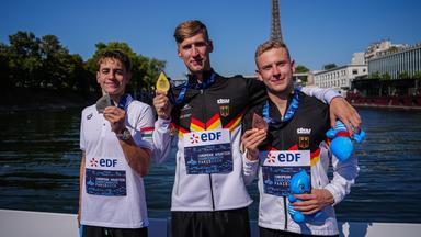 Florian Wellbrock (m.) und Oliver Klemet mit ihren EM-Medaillen