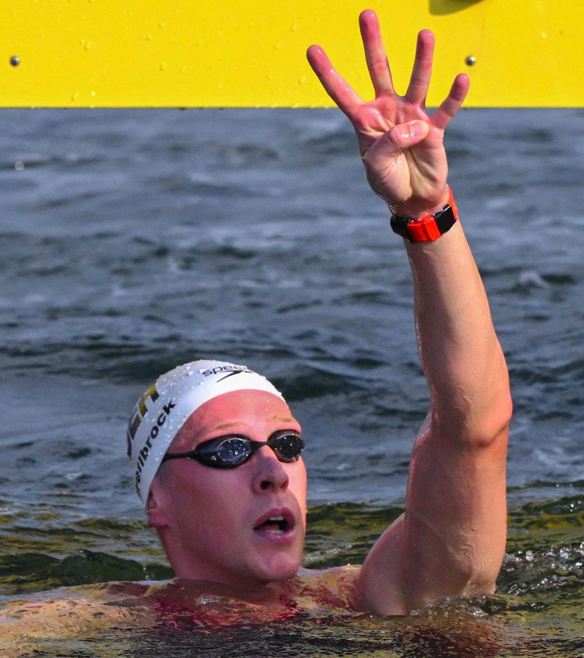 Deutschlands Schwimmer Florian Wellbrock jubelt.