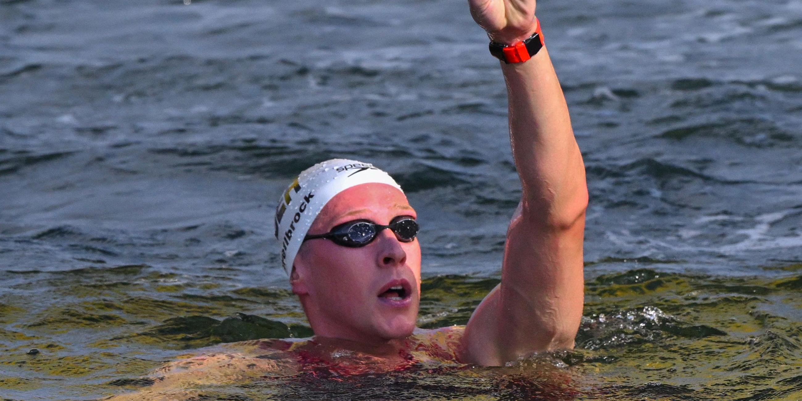 Deutschlands Schwimmer Florian Wellbrock jubelt.