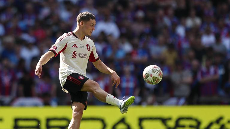 Liverpools Florian Wirtz in Aktion beim Spiel gegen Crystal Palace am 10.08.2025.