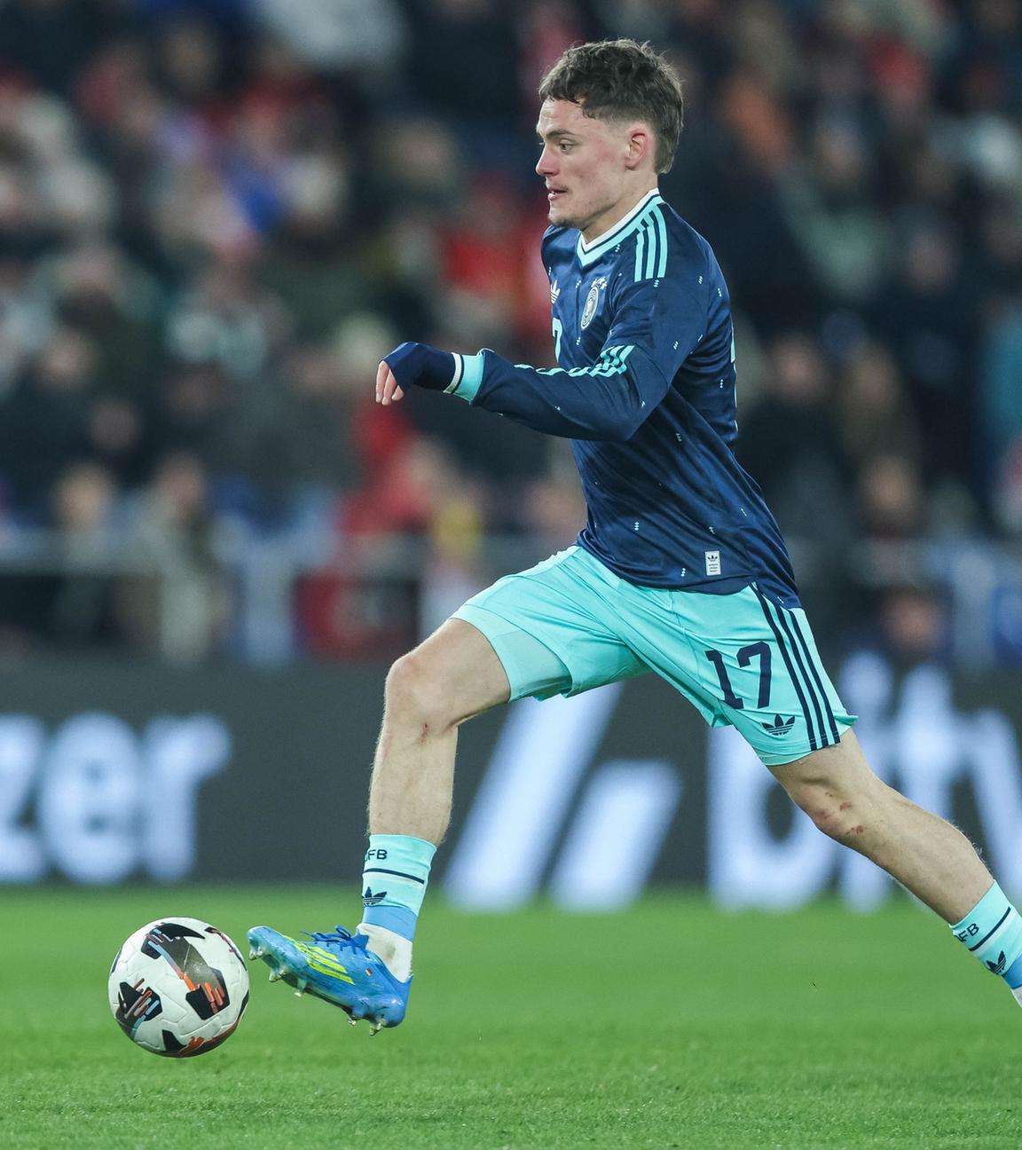 Fußballer Florian Wirtz am Ball im Länderspiel Deutschlands gegen die Schweiz am 27.03.2026 im St. Jakob-Park in Basel.