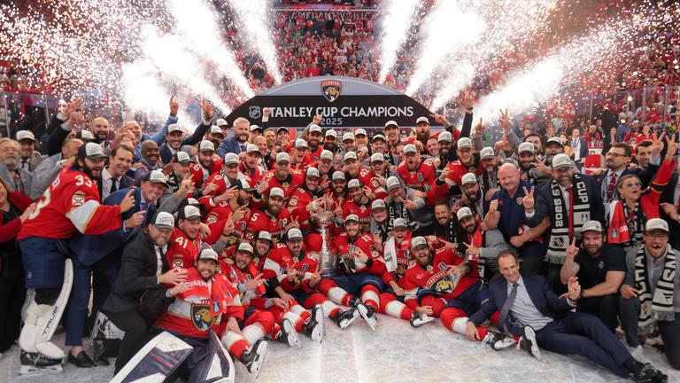 Die Florida Panthers feiern den Gewinn des Stanley Cups