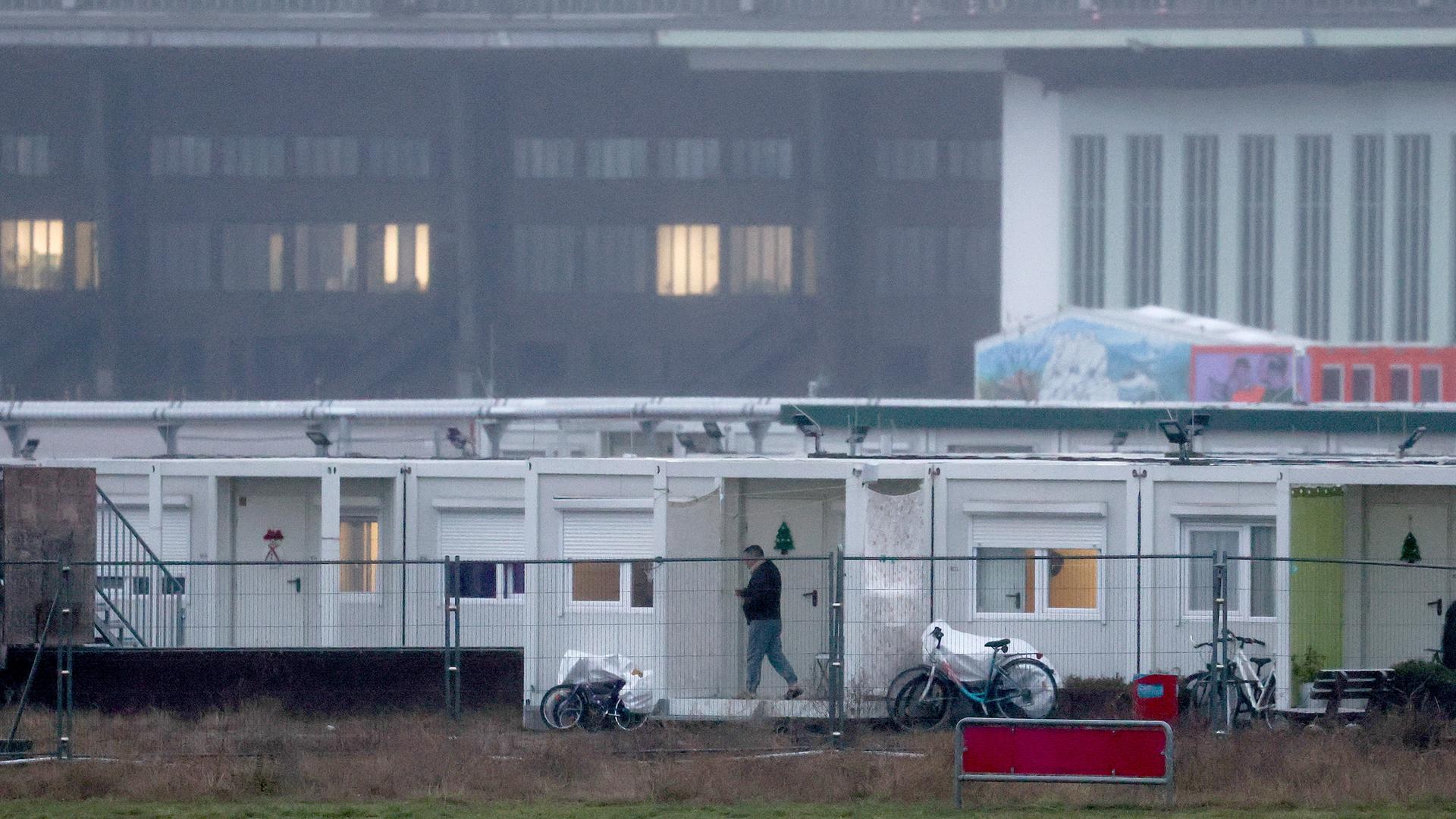 Container in Tempelhof für die Unterbringung von Migranten