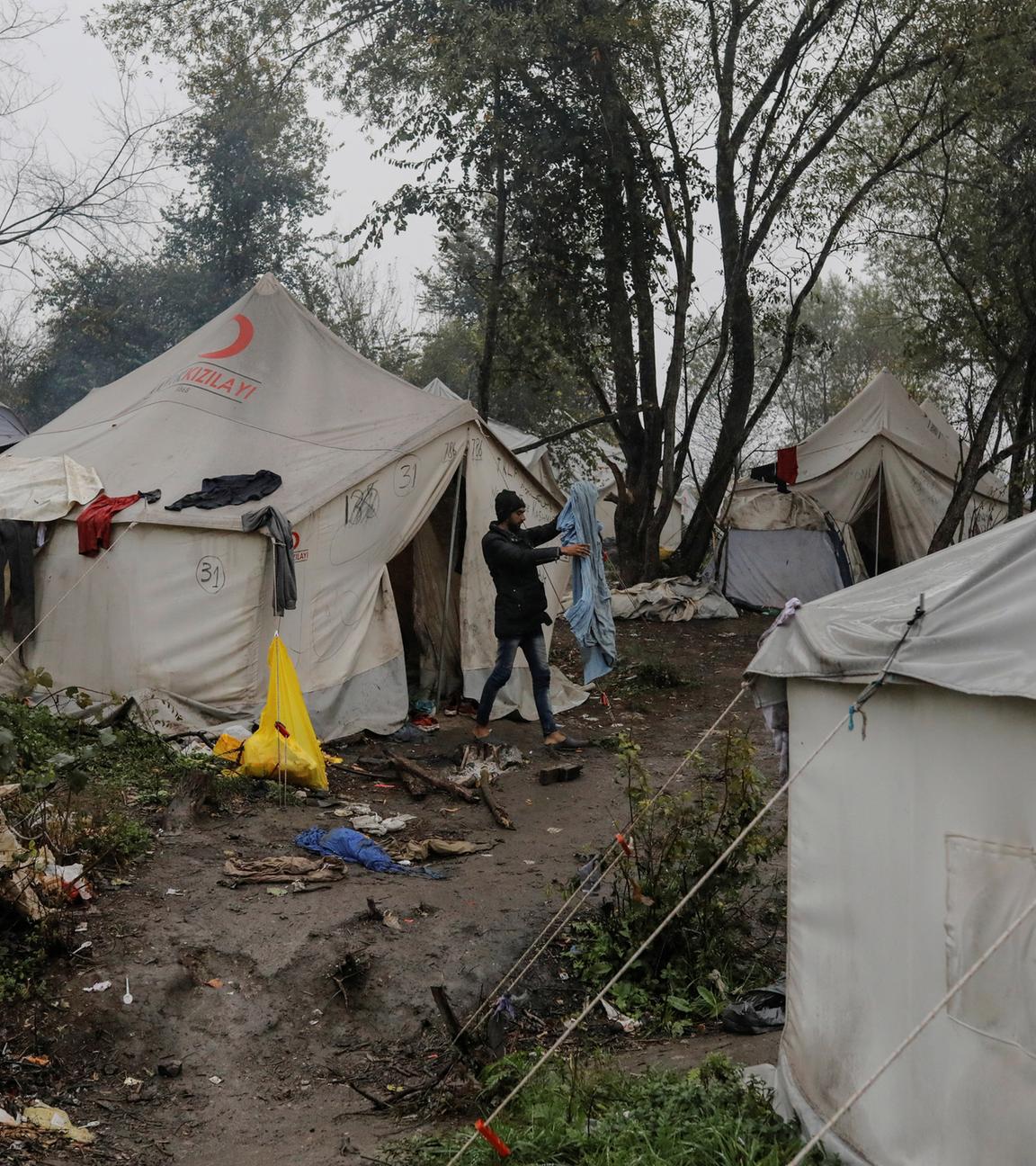 Verdreckte Zelte im Flüchtlingslager Vucjak