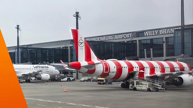 Flughafen BER mit Flugzeugen