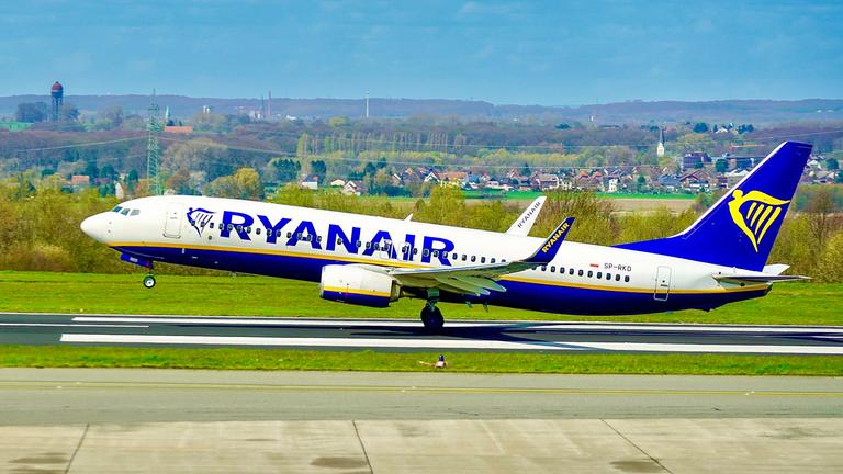 Ryanair-Maschine startet am Flughafen Dortmund