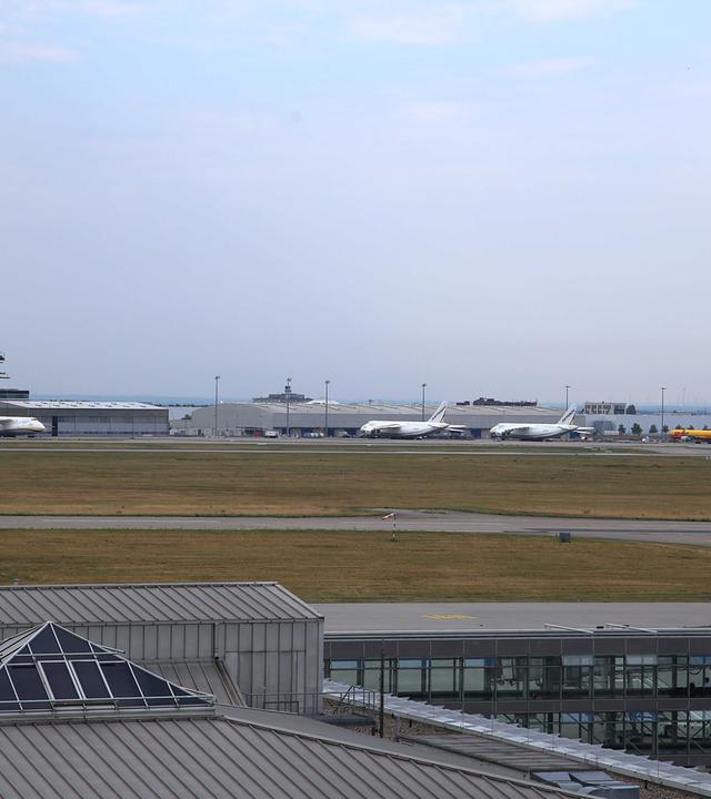 Der Flughafen Leipzig/Halle hat in der Nacht den Flugbetrieb eingestellt.