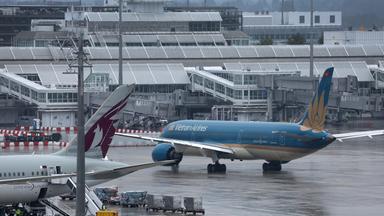 Ein Boeing-Dreamliner der Vietnam Airlines startet am Flughafen München in Richtung Hanoi. 