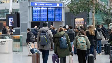 16 Prozent ändern Urlaubspläne aus politischen Gründen