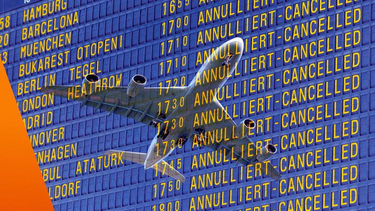 Flugzeug mit Layer einer Tafel mit Abflugzeiten