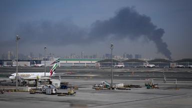 Wegen den Angriffen auf Iran ist der Flugverkehr im Nahen Osten fast vollständig ausgefallen. 