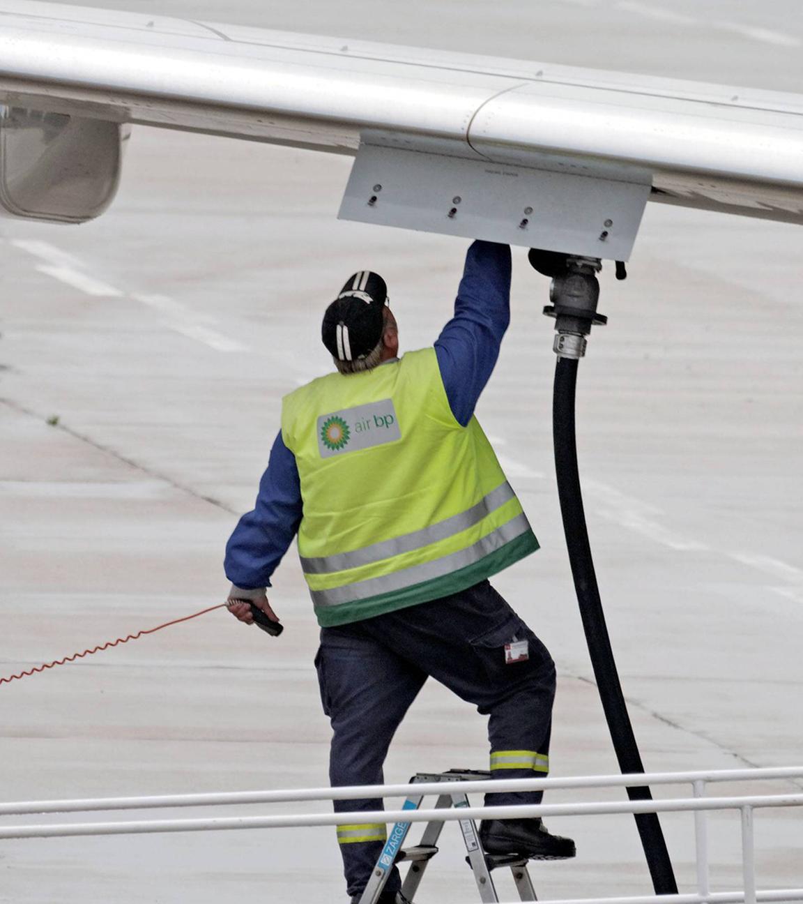 Ein Flugzeug des Typs Boeing 737 wird bedankt. (Archiv)