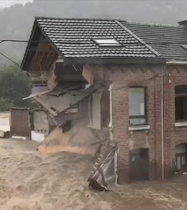 Haus wird von Flut in Belgien 2021 zerstört