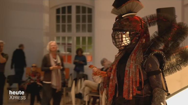 Während der Ausstellung "Fluxuriös!" im Archiv der Avantgarden in Dresden werden Formen der Anti-Kunst gezeigt.