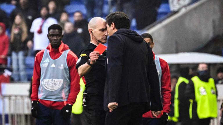 Lyon-Trainer Paulo Fonseca Kopf an Kopf mit dem Schiedsrichter