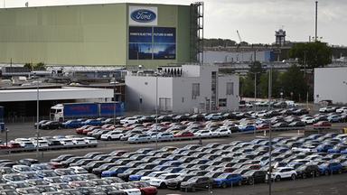 Fabrikneue Ford-Autos stehen zur Auslieferung bereit auf dem Gelände der Ford-Werke, aufgenommen am 16.09.2025